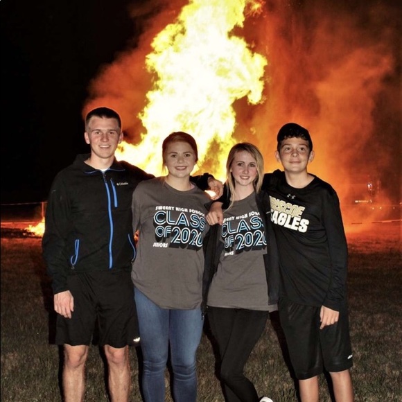 Meet your Posher, Vanessa - Picture 2 of 2